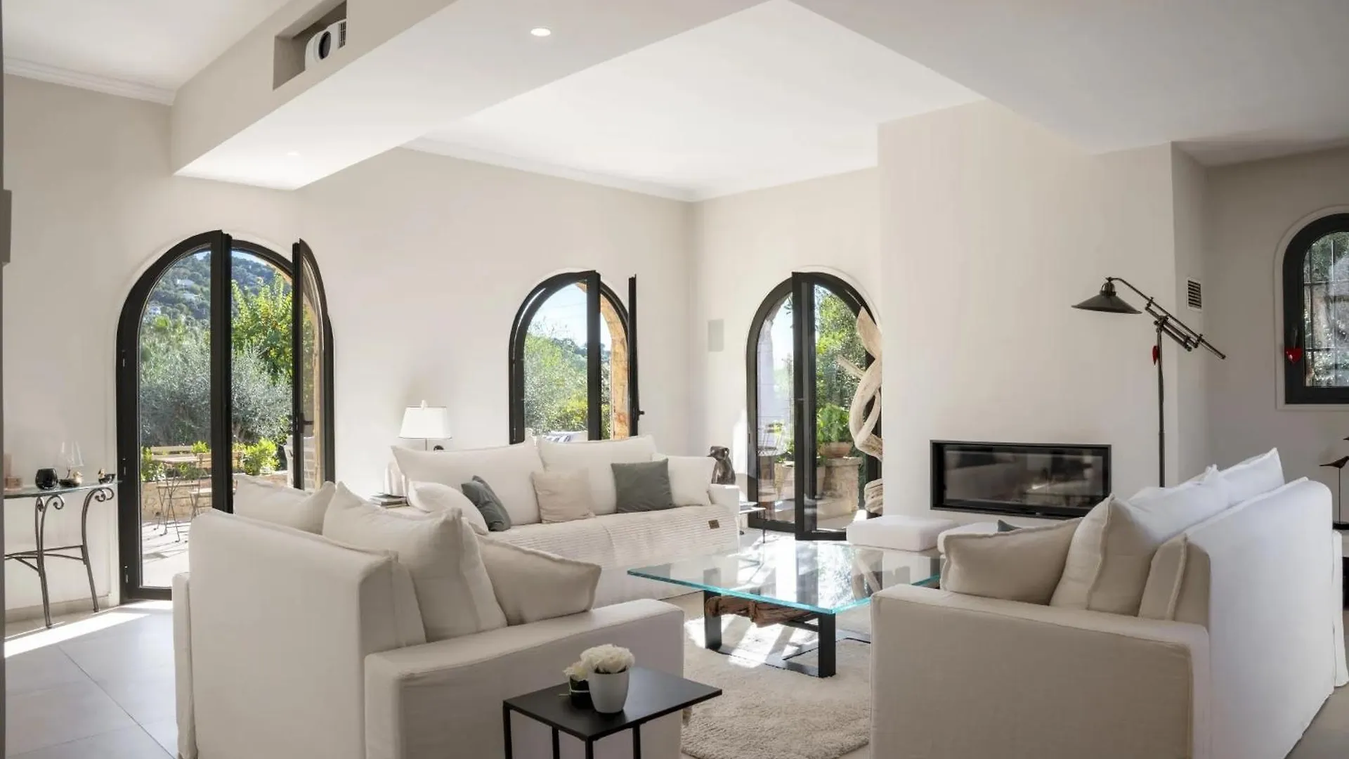 Beautiful 4 Bedroom Villa With Pool In Cannes Center