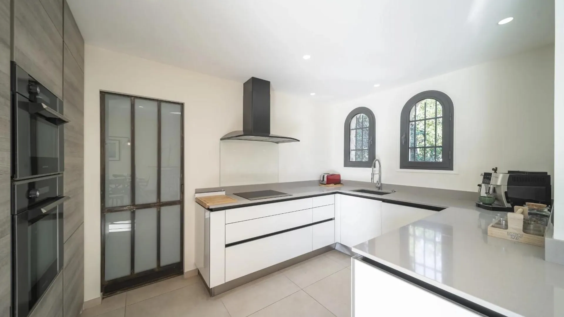 Beautiful 4 Bedroom Villa With Pool In Cannes Center 0*,  France