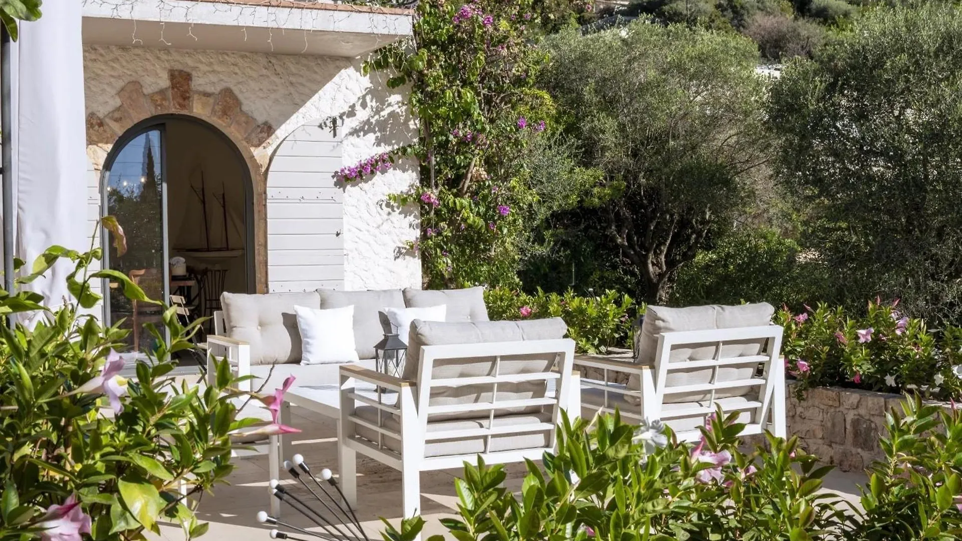 Beautiful 4 Bedroom Villa With Pool In Cannes Center