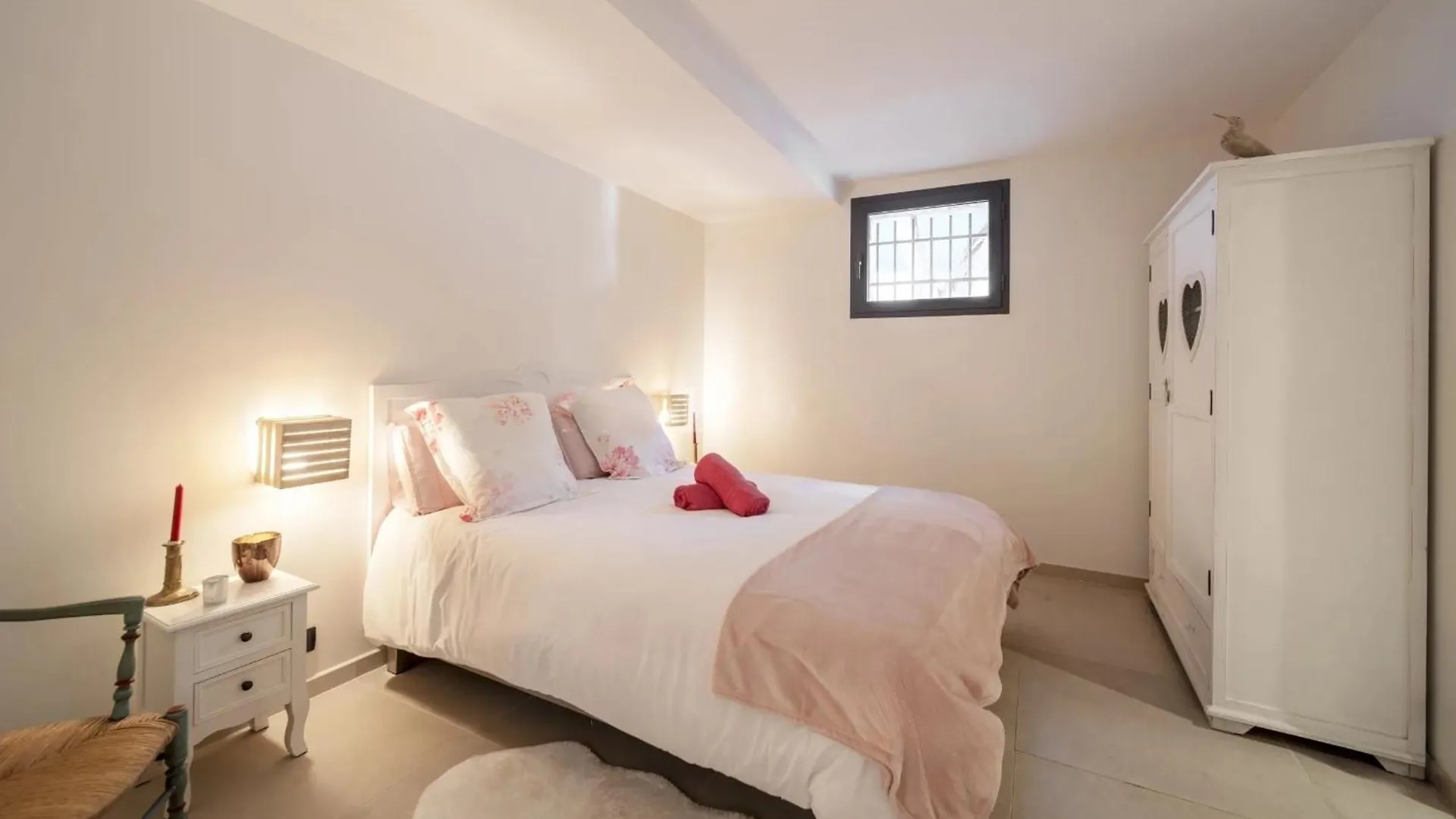 Beautiful 4 Bedroom Villa With Pool In Cannes Center 0*,  Francia