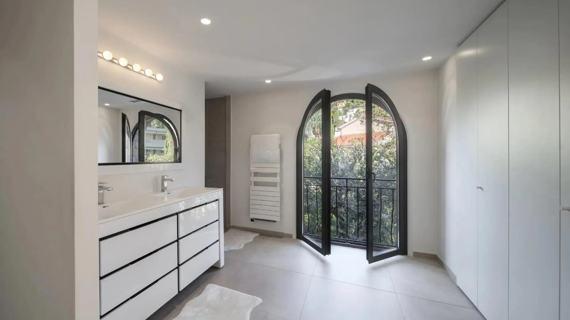Beautiful 4 Bedroom Villa With Pool In Cannes Center 0*,